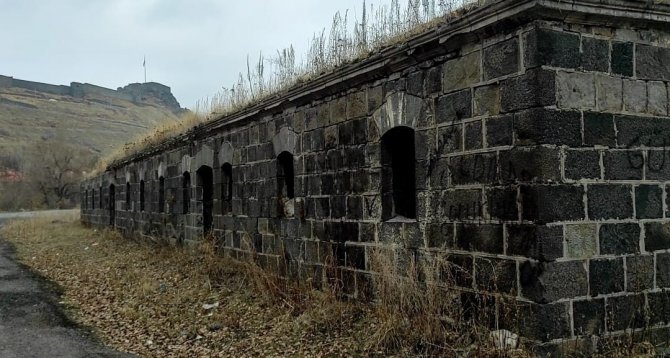 Kars’ta Tarihi Hamam Yıkılıyor