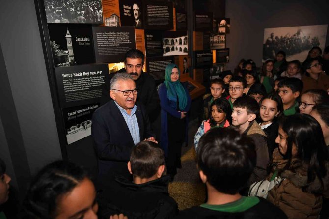 Başkan Büyükkılıç; Minik Öğrencilere Milli Mücadele Müzesi’ni Anlattı