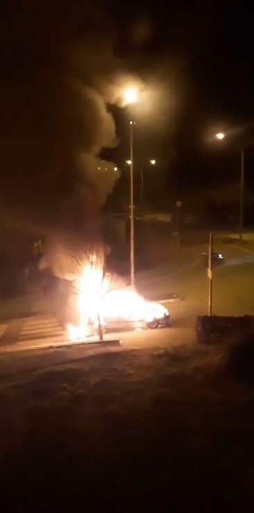Seyir Halindeki Otomobil Alev Alev Yandı