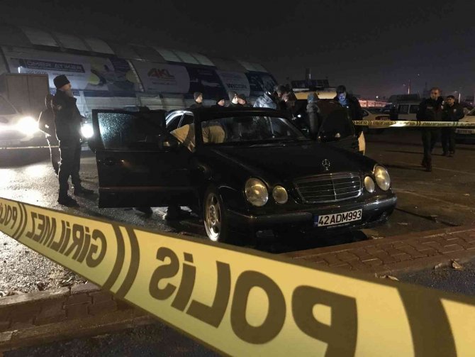 Otoparktaki Araç İçerisinde Ölü Bulundu