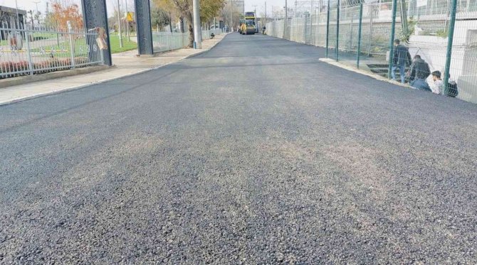 Yarımca Sahil Yoluna Bin 200 Ton Asfalt