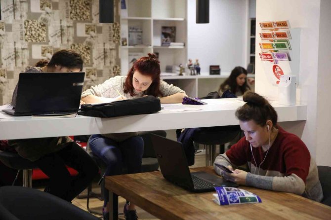 Buca Belediyesi Gençlik Merkezlerine Rekor Başvuru