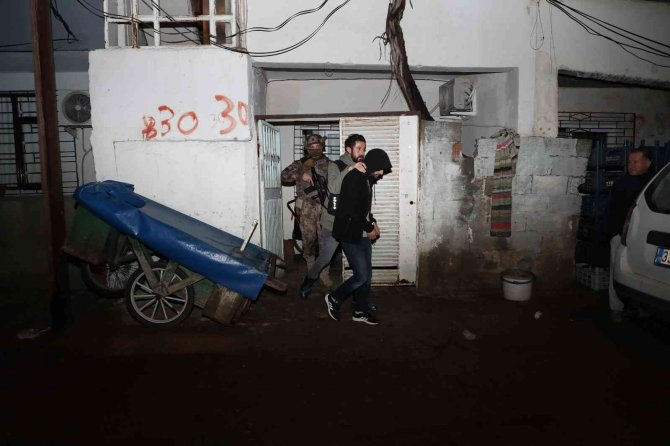 Mersin’deki ’Kökünü Kurutma’ Operasyonunda 131 Şüpheli Gözaltına Alındı