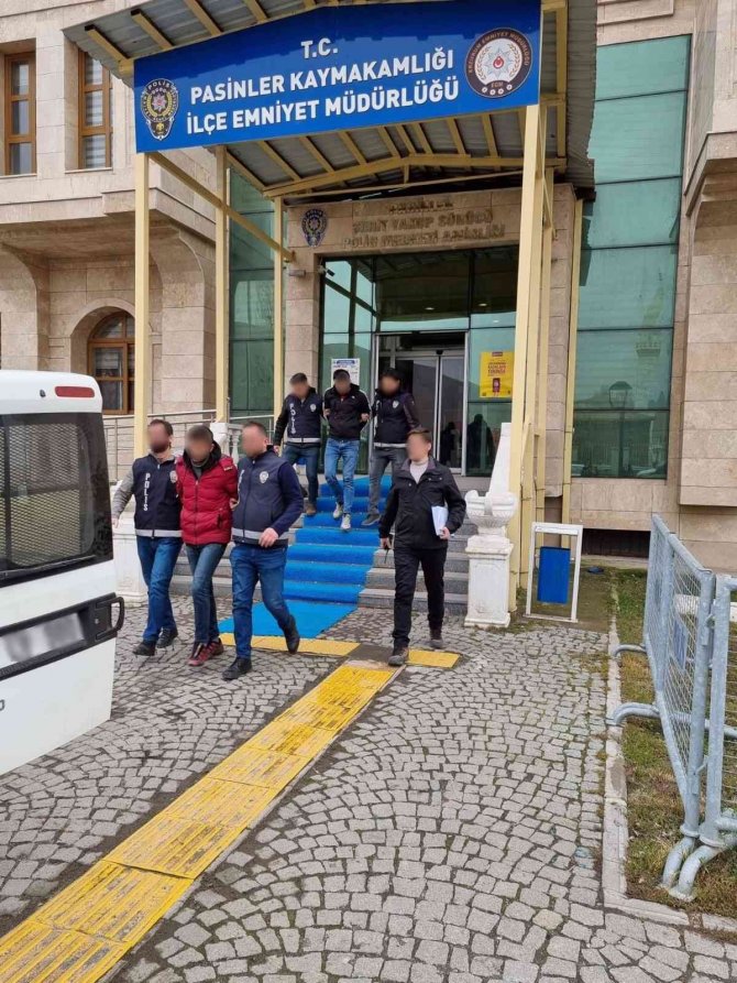 Baz İstasyonundan Akü Çaldılar, Kıskıvrak Yakalandılar