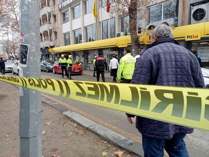 Güvenlik Görevlisi “İ̇şe Geç Geldin” Tartışmasında Ptt Şubesi Şefini Öldürdü