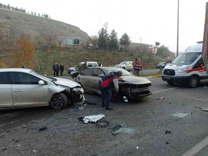 Siirt’te Zincirleme Kaza: 5 Yaralı
