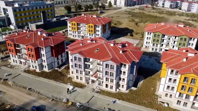 Bakan Kurum: “Ayancık’a Sağlam, Güvenli Konutlar Ve 2 Sanayi Sitesi Kazandırıyoruz”