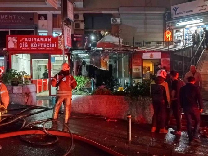 Şişli’de Motosiklet Tamirhanesi Alev Alev Yandı