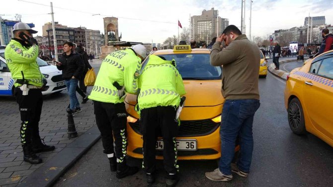 Taksim’de Taksimetre Açmayan Ve Pazarlık Yapan Taksicilere Ceza Yağdı