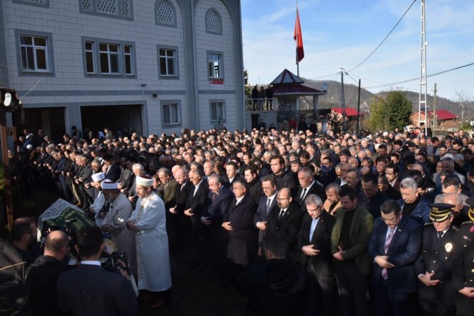 Tbmm Başkanı Şentop, Giresun’da Ak Partili Öztürk’ün Annesinin Cenazesine Katıldı