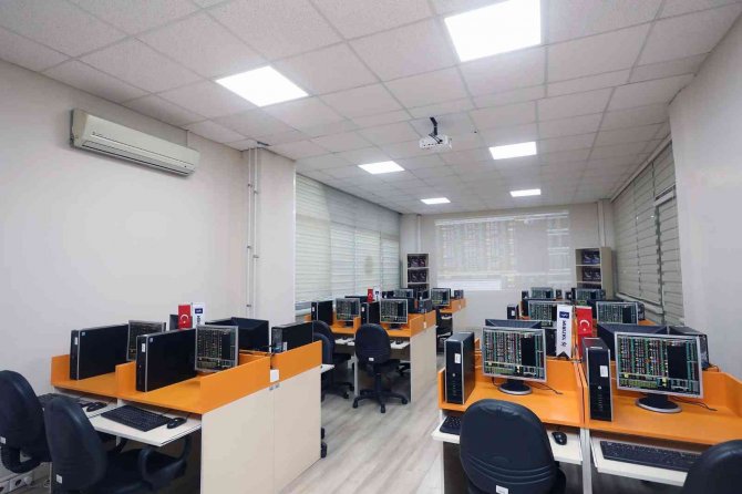 Deü’den Eğitime Yeni Yatırım: “Trade Master Laboratuvarı” Açıldı