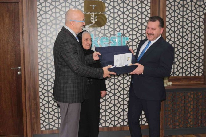 Azerbaycanlı Şehit Tümgeneral Haşimova’nın İsmi Balıkesir’de Yaşayacak