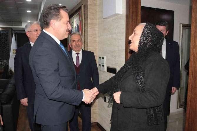 Azerbaycanlı Şehit Tümgeneral Haşimova’nın İsmi Balıkesir’de Yaşayacak