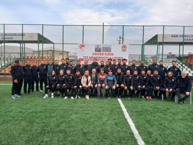 Vanlı Spor İnsanı Enver Kaya Adına Antrenör Semineri
