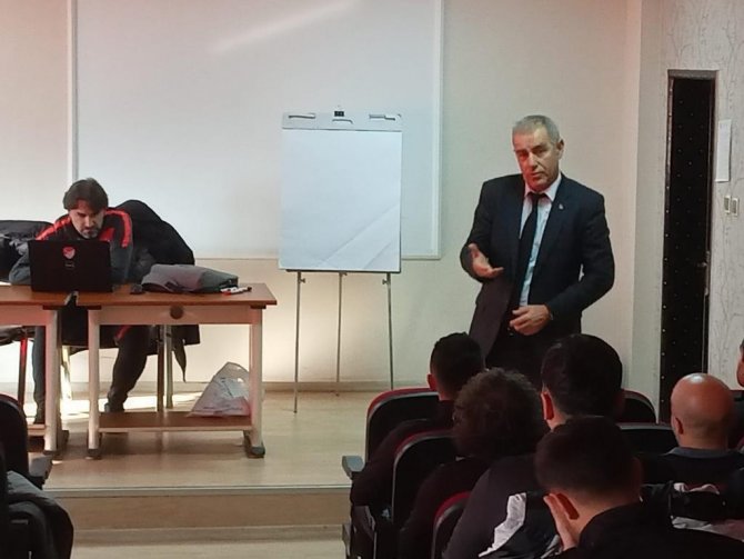 Vanlı Spor İnsanı Enver Kaya Adına Antrenör Semineri