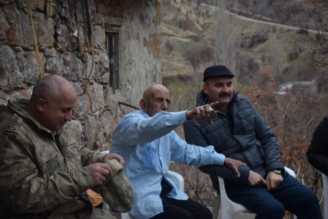 Vali Canalp, Tarih Kokan 127 Yaşındaki Reşit Dedenin Evine Konuk Oldu