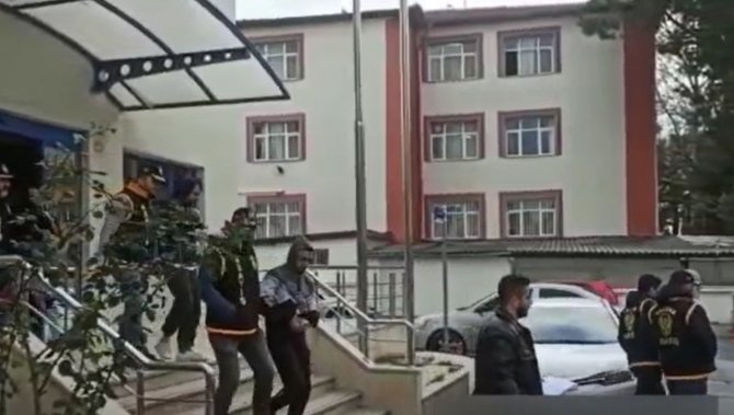 Yalova’da 4 Hırsızlık Zanlısı Yakalandı