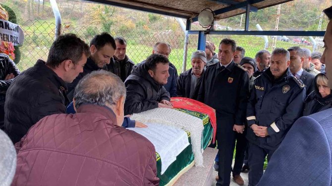 Öğrenci Servisinin Uçuruma Yuvarlandığı Kazada Ölen Büşra’ya Son Görev
