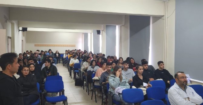 Üniversite Ve İlkokul Öğrenci Velilerine Yönelik Uyuşturucu İle Mücadele Semineri