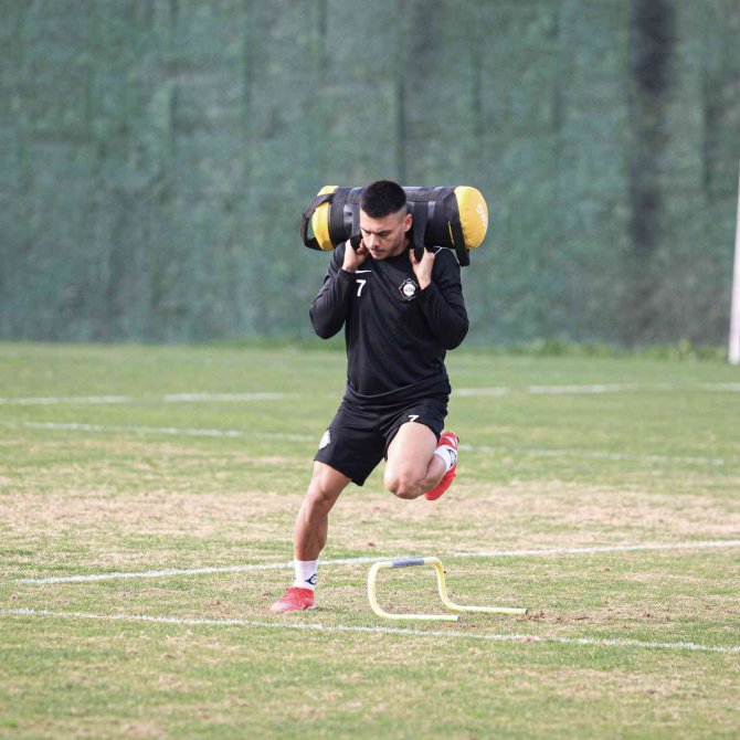 Altay, Tuzlaspor Maçının Hazırlıklarını Sürdürdü