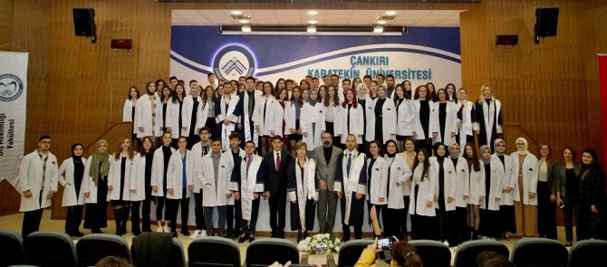 Geleceğin Diş Hekimleri Beyaz Önlüklerini Giydi