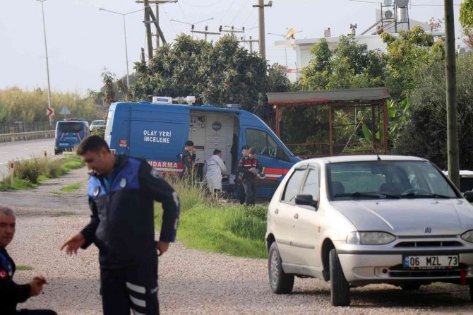 Akli Dengesi Yerinde Olmayan Kadın Binaya 3 Patlayıcı Koydu