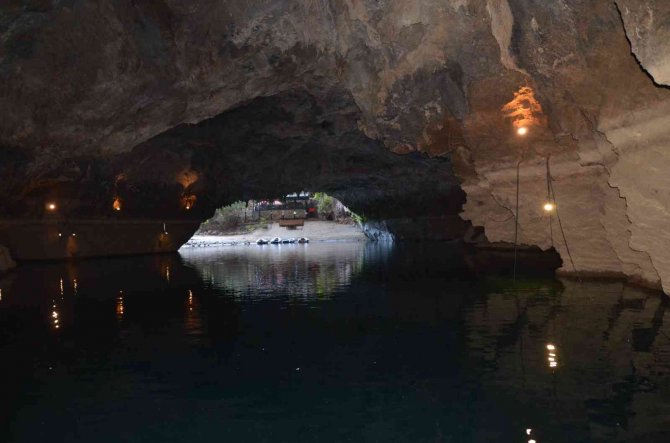 10 Ayda 100 Bin Kişinin Ziyaret Ettiği Altınbeşik Mağarası Ziyaretçi Rekoru Kırdı