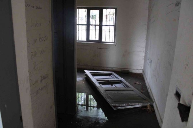 15 Yıldır Atıl Durumda Olan Okullarının Değerlendirilmesini İstiyorlar