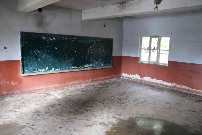15 Yıldır Atıl Durumda Olan Okullarının Değerlendirilmesini İstiyorlar