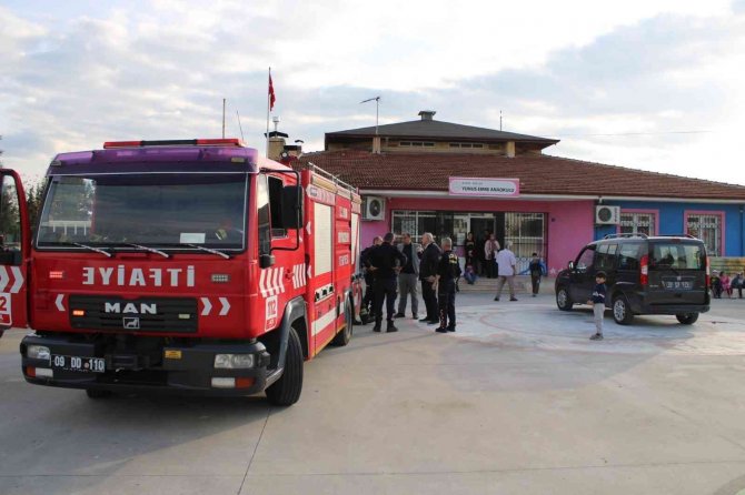Anaokulunda Çıkan Yangın Panikletti