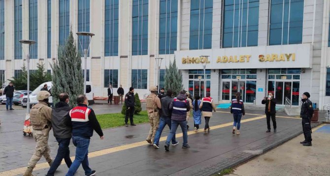 Bingöl Merkezli 2 İlde Pkk/kck Operasyonu: 7 Kişi Tutuklandı