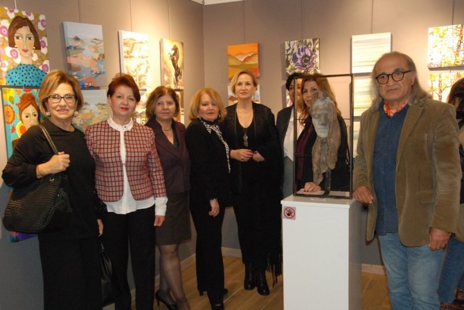 Patili Dostlar Yararına Sergi