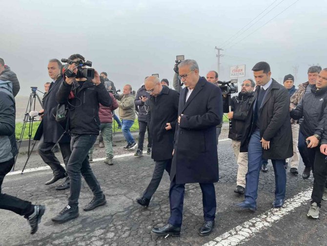 Diyarbakır Valisi Su, Terör Saldırısının Yapıldığı Yerde İncelemelerde Bulundu: Kiralık Araç İle Eylem Gerçekleştirildi