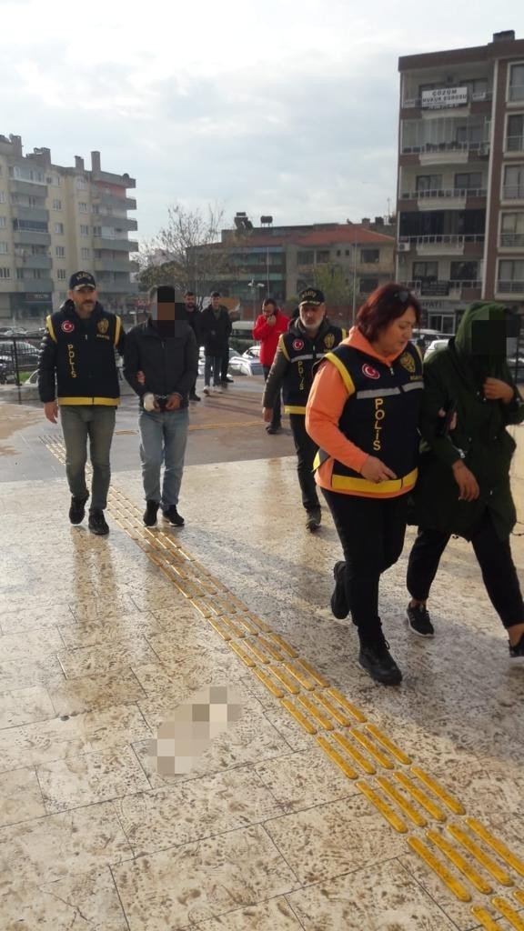 Kendi Evi Gibi Boş Olan Yazlık Eve Yerleşenler Polise Yakalandı