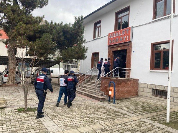 Dinlenme Tesisinden Para Çalan Şüphelilerden 1’i Tutuklandı