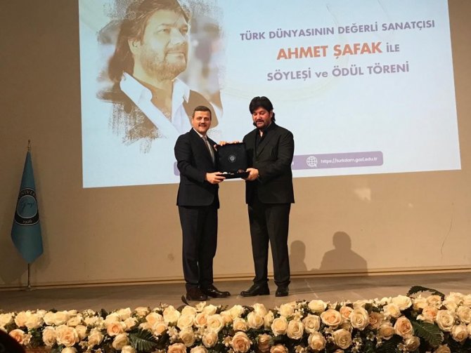 Sanatçı Ahmet Şafak Üniversite Öğrencileriyle Buluştu