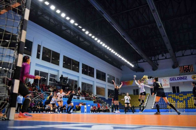 Konyaaltı Sk Devre Arasına Galibiyetle Girdi