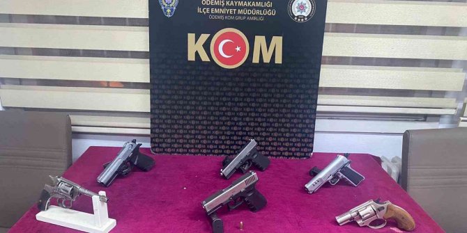 İ̇zmir’de Ruhsatsız Silah Operasyonu