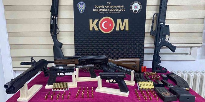 İ̇zmir’de Ruhsatsız Silah Operasyonu