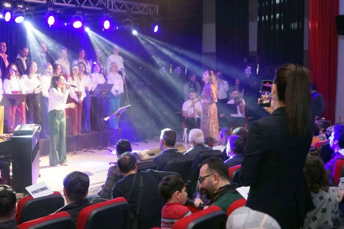 Kastamonu Belediyesi Kursiyerlerinin Konseri Büyük Alkış Topladı