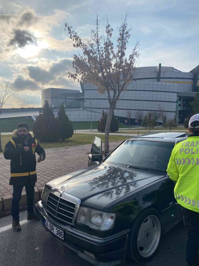 Polisten "Kuş" Grubu Araç Ve Motosiklet Denetimi