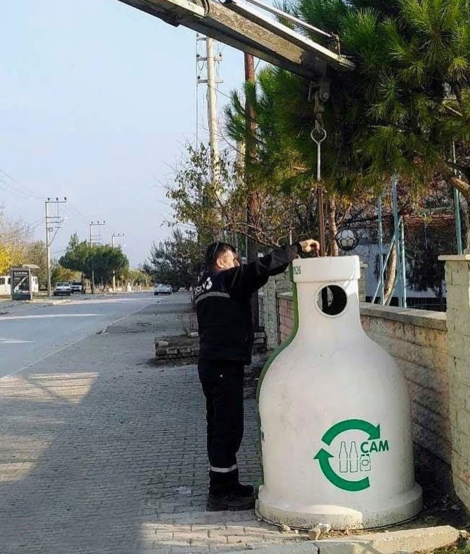 Kırkağaç’a 25 Cam Kumbarası