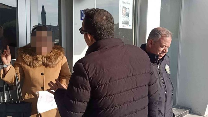 Belediye Çalışanı 14 Yaşındaki Erkek Çocuğuna Cinsel Organının Fotoğrafını Gönderdi