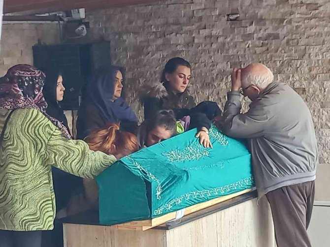 Feci Kazada Hayatını Kaybeden Genç Kızlara Acı Veda