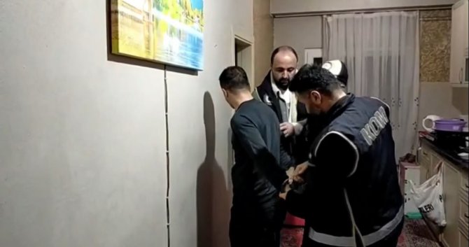 Mersin Merkezli 3 İlde Fetö Operasyonu: 14 Gözaltı