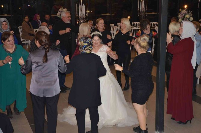 Bu Da Damatsız Düğün