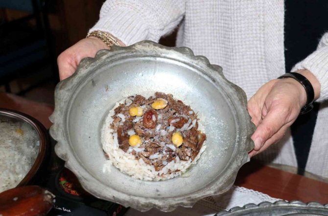 Bin Yıllık Tescilli Pilavın Yanlış Yapılmasına Divriğililer Tepki Gösterdi