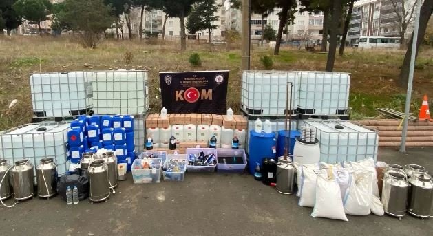 Yılbaşı Öncesi 15 Ton Etil Alkol Ele Geçirildi: 7 Gözaltı