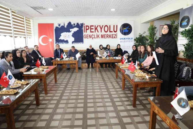 İ̇pekyolu’nda Kitap Tahlil Programı Devam Ediyor