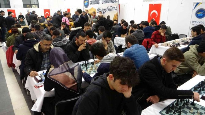 Van’da Ödüllü Satranç Turnuvası Başladı